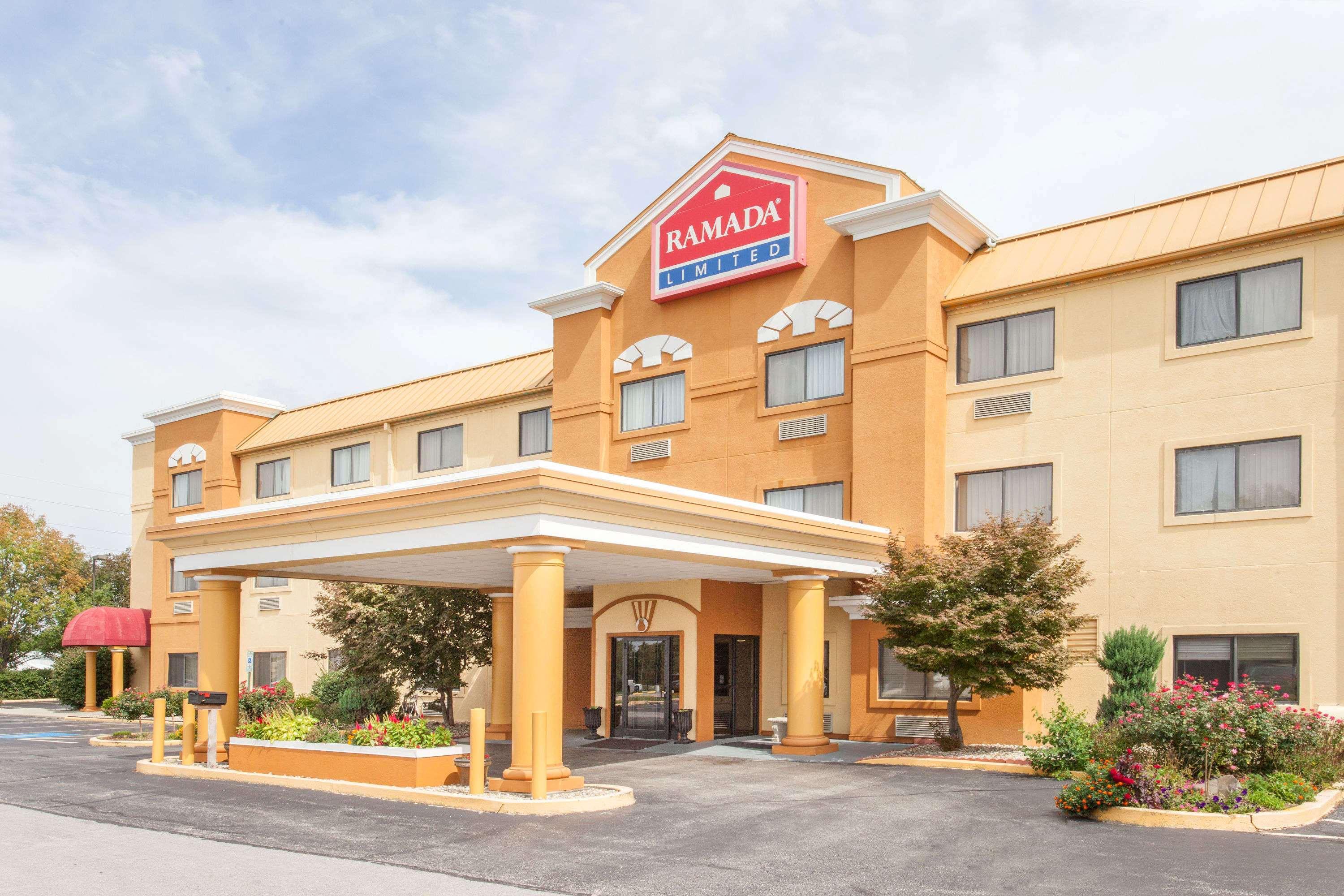 Ramada Limited Decatur Hotel Forsyth Exterior photo